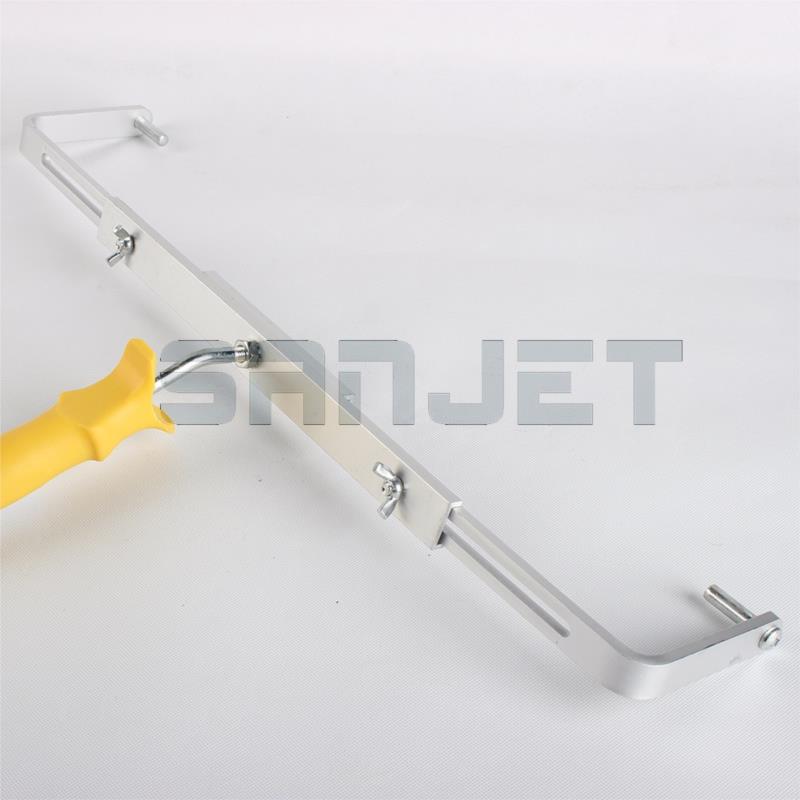 SANJET 490mm Spiked Roller with Aluminum Frame Plastic Handle 6 logo.jpg