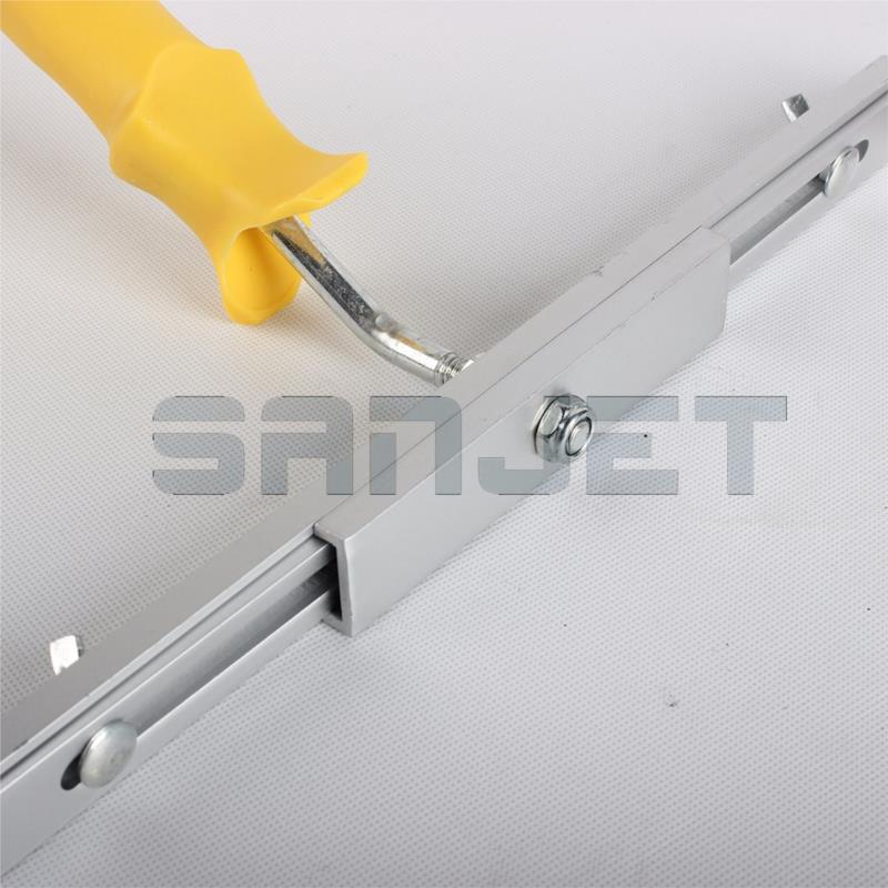 SANJET 490mm Spiked Roller with Aluminum Frame Plastic Handle 5 logo.jpg